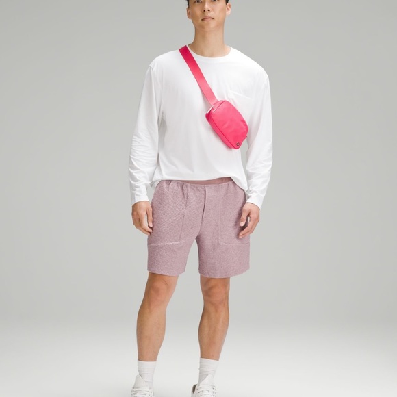 RARE Lululemon belt bag - lip gloss - Picture 2 of 8